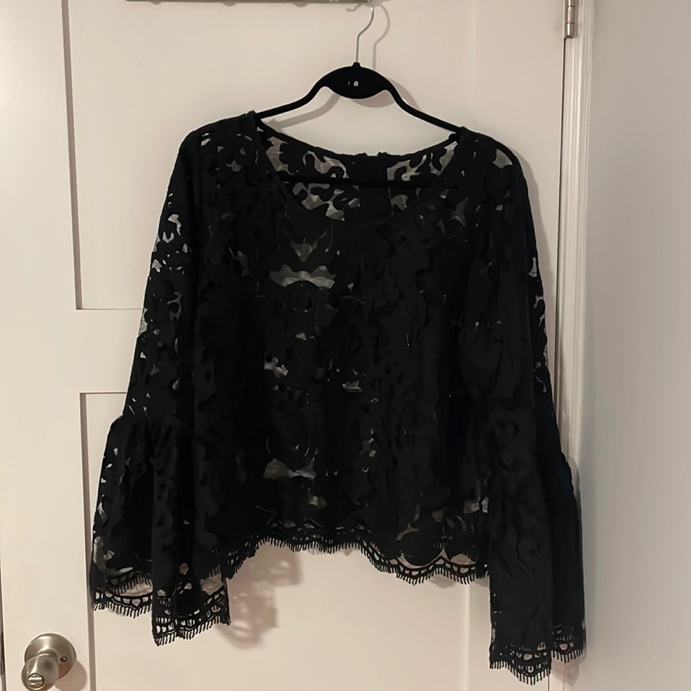 Plus 1X Black laced peplum sleeved top. Addition Elle.
